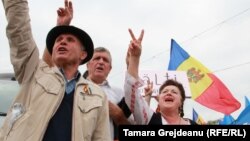 At Least 20,000 Call On Government To Resign In Moldova