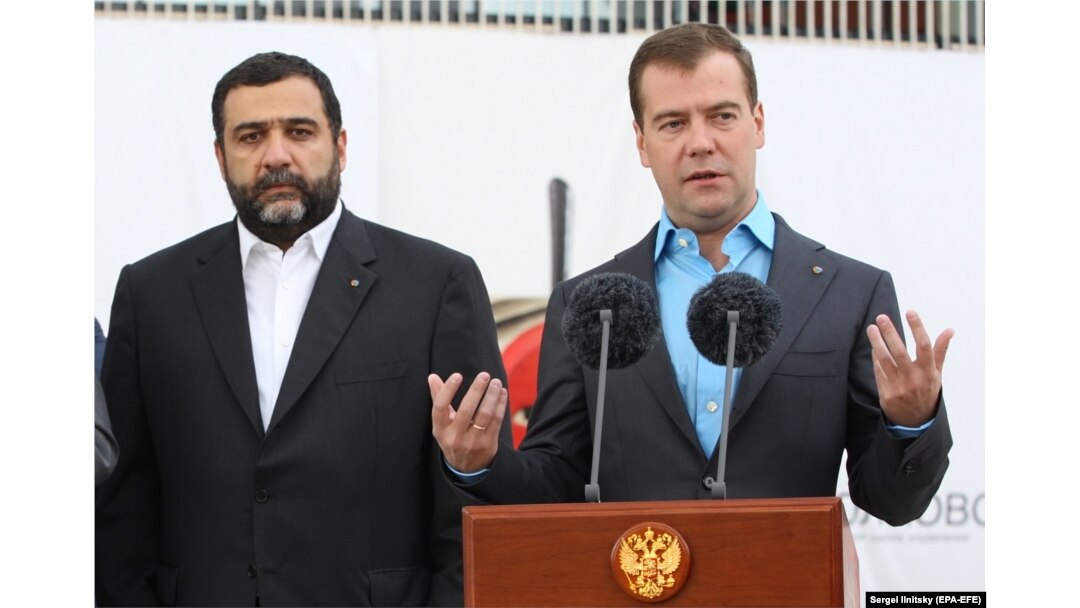 Ruben Vardanyan alături de Dmitri Medvedev