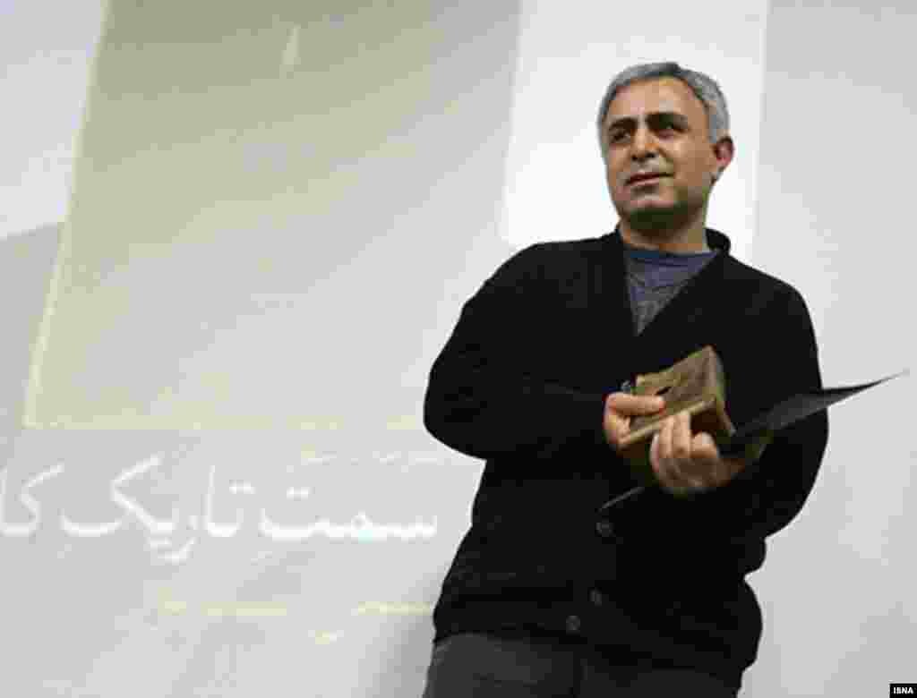 حسين سناپور، از شاگردان هوشنگ گلشيری، برای دومين بار برنده جايزه استاد خود می شود