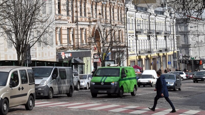Kiýewde türkmenistanly taksi sürüjisi bir ýolagçyny zäherlemekde we talamakda “aýyplanýar”