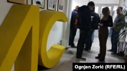 Omladina Demokratske stranke u centrali stranke u Beogradu 30. novembra uveče