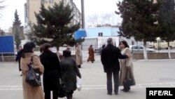 Nəsimidə yaşayan həkim Xətai həkimlərini bir neçə məntəqədə səs verməyə aparır
