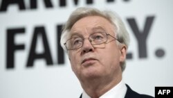 Дэвид Дэвис, Ұлыбританияның Brexit мәселелері бойынша министрі. 