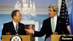 Secretarul de stat John Kerry și secretarul-general ONU, Ban Ki-moon înaintea întrevederii oficiale de la Casa Albă