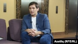Дмитрий Гудков беседует с "Idel.Реалии" в Казани. 5 апреля 2019 года 