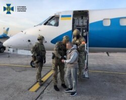 Підозрюваного у вбивстві активістки Катерини Гандзюк Олексія Левіна екстрадували з Болгарії в Україну