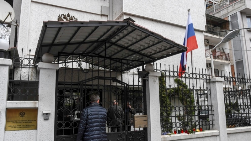 Руската амбасада бара истрага за наводите за руско финансирање на протестите
