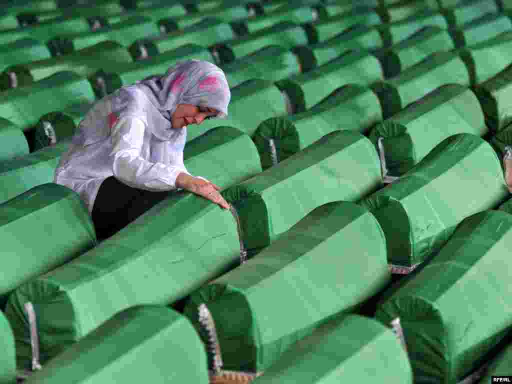 Srebrenica Massacre Remembered On 15th Anniversary