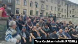 Акция протеста ткибульских шахтеров