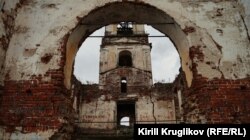 На арке сохранились следы фресок