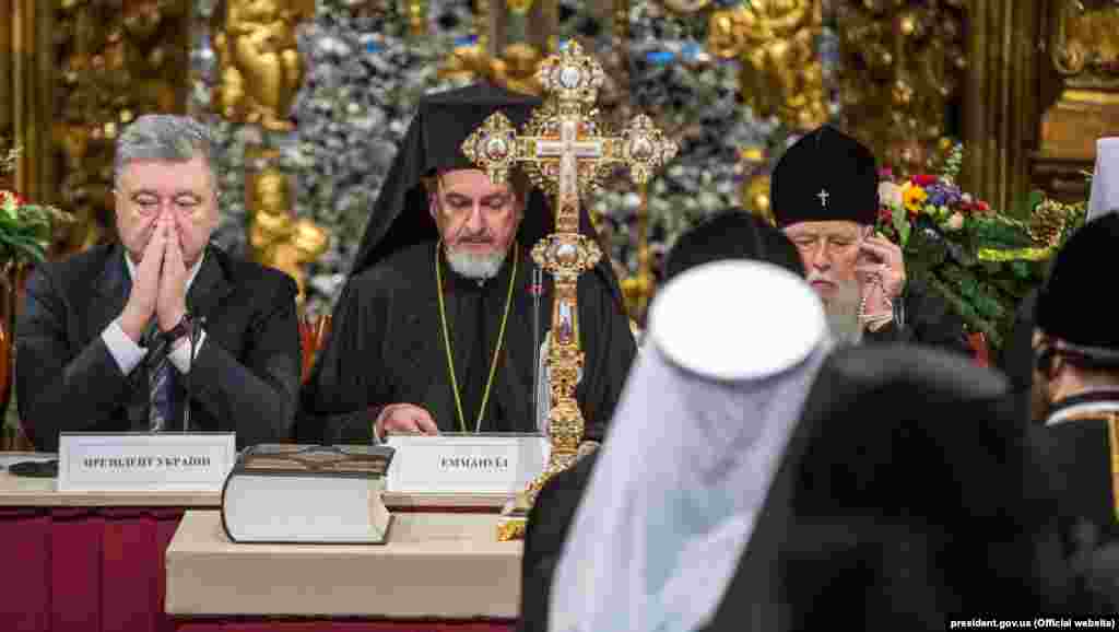 Голосування за кандидатури претендентів на керівництво єдиною помісною православною церквою в Україні
