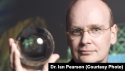 Inginerul și futurologistul britanic Dr. Ian Pearson