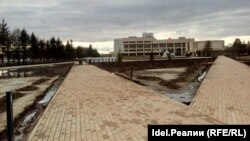 Площадь Азатлык на реконструкции