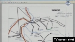 Karta Sarajeva s linijama fronta prikazana u sudnici