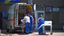 В автомобиле «скорой помощи» больную привезли в первую горбольницу, Севастополь