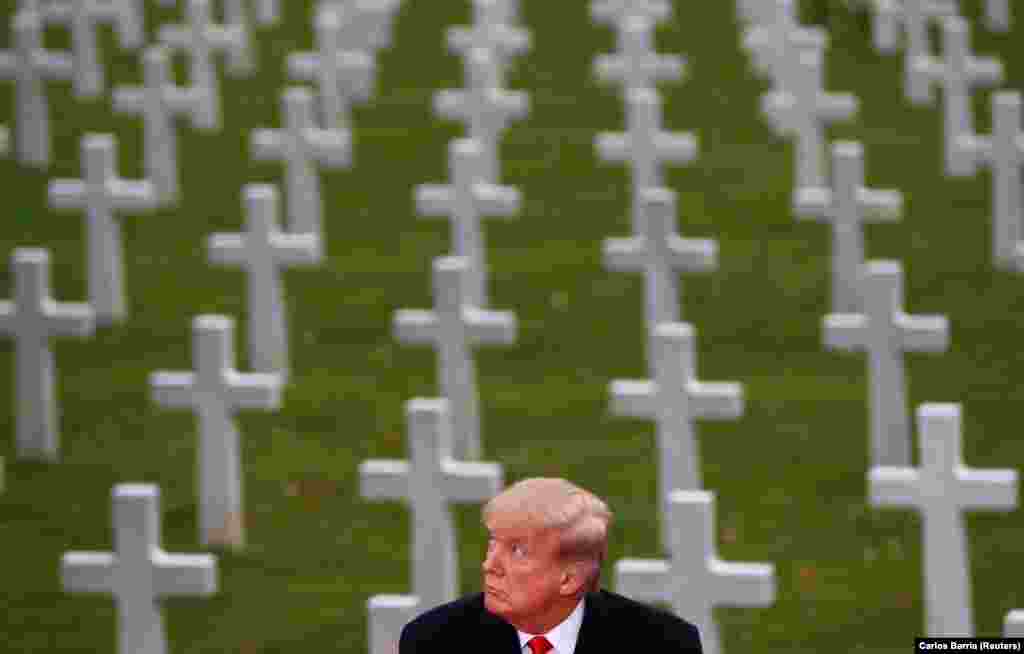 Прэзыдэнт ЗША Дональд Трамп на могілках амэрыканскіх салдатаў, загінулых у Першай усясьветнай вайне, у Парыжы 11 лістапада