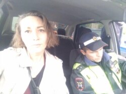 Координатор штаба Навального в Ижевске Резеда Абашева во время задержания