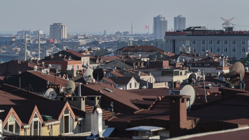 Stambulda türkmenistanly bir zenan ençeme metr beýiklikden ýere gaçmagy netijesinde aradan çykdy