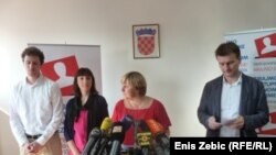 Sa konferencije za tisak U ime obitelji