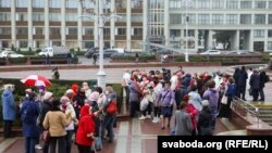 Участницы акции матерей у Красной церкви