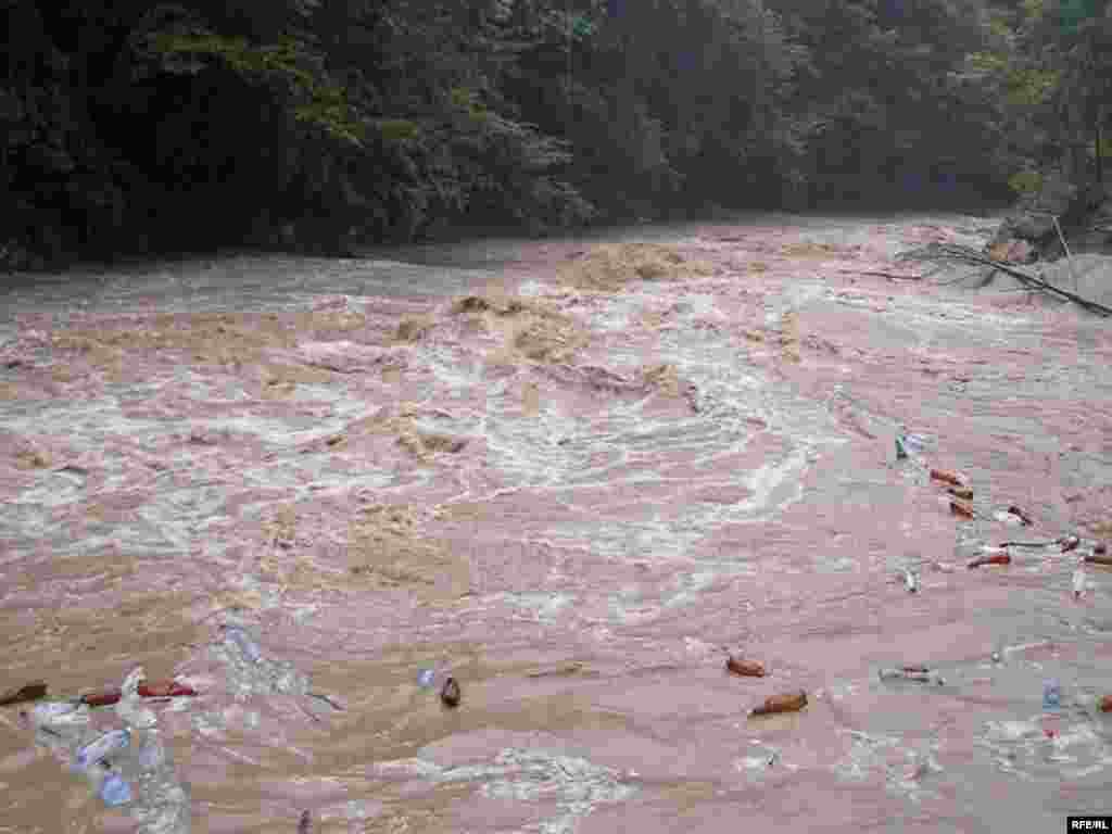 Ukraine -- Floods and torrential rains in Western Ukraine on July 23-26 are considered the most catastrophic in at least 100 years - Повені в Західній Україні 23–26 липня 2008 року називають найкатастрофічнішими принаймні за сто років.