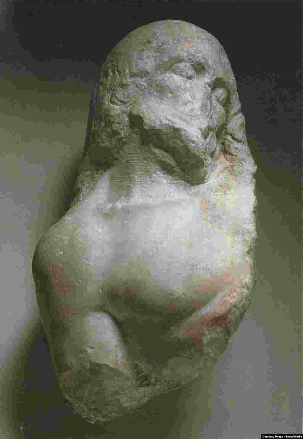 Michelangelo, fragment de sculptură &bdquo;Pietà Rondanini&rdquo;.