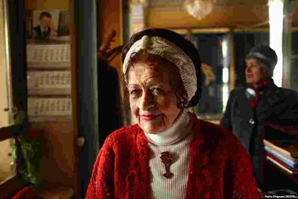Maria Burlacu, 80 ani. Controlor. Salariu: 1000 lei