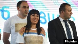 Armenia - Naira Zohrabian (C) of the Prosperous Armenia Party at a municipal election campaign rally in Yerevan, 11 September 2018.