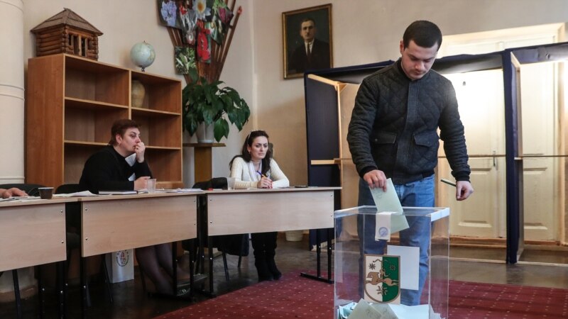 На 4 места в абхазском парламенте претендуют 9 кандидатов