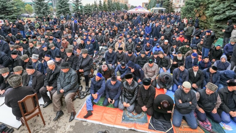 Россия: в Магасе митингующие требуют отставки главы Ингушетии