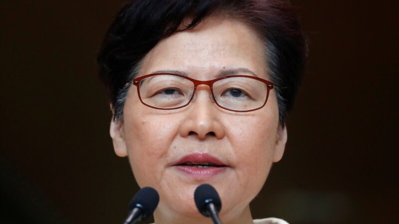 Udhëheqësja e Hong Kongut bën thirrje për dialog dhe ndalje të dhunës 