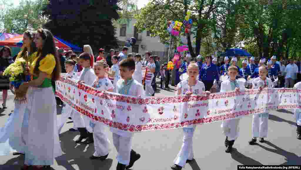 Ukraine -- 1 May in Reshetylivka, Poltavsk region, 1May2015