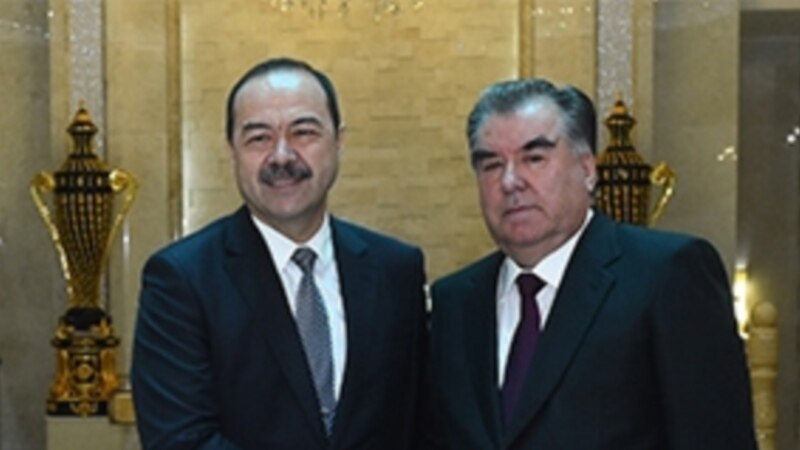 Эмомали Рахмон вручил государственные награды представителям Узбекистана