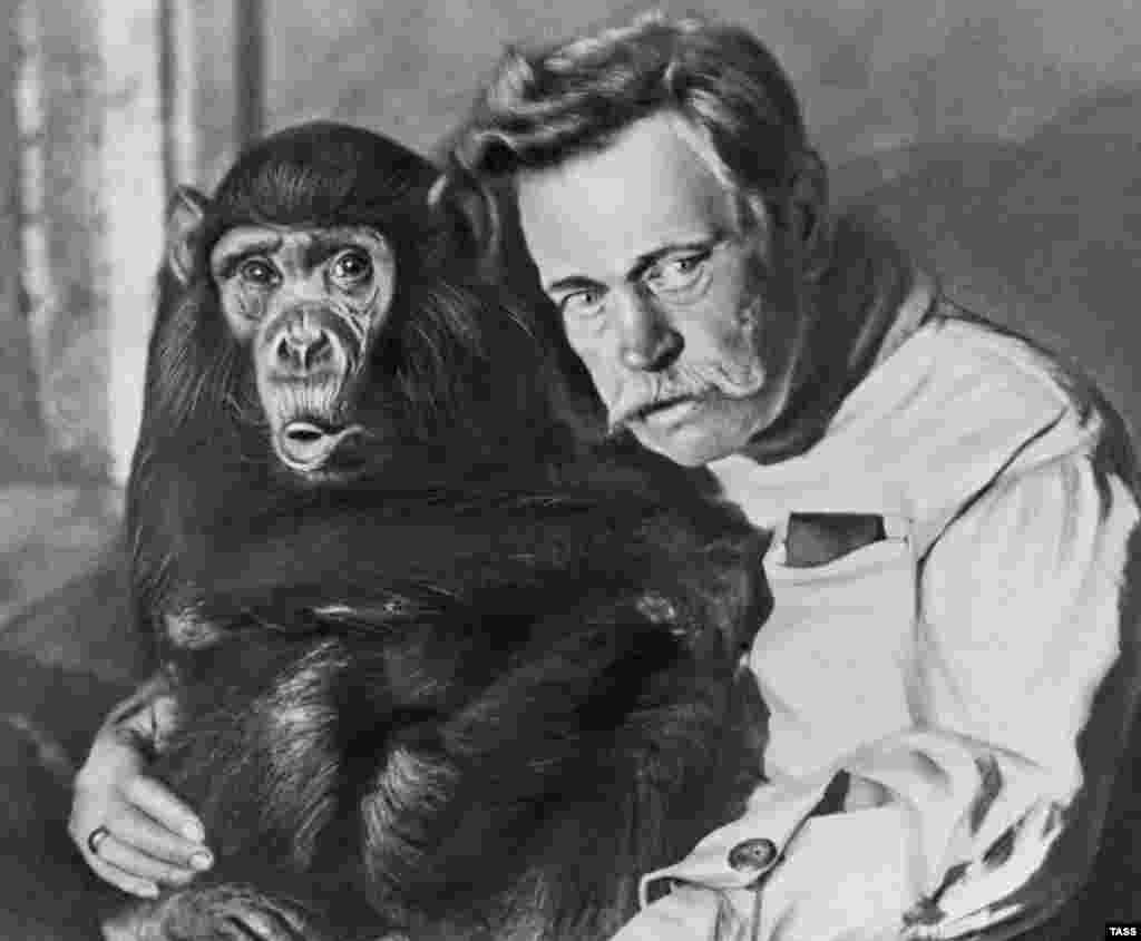 An undated image of Russian animal trainer Vladimir Durov. Much of the early image manipulation involved scratching the negative with a scalpel or needle, and painting fine lines directly onto the emulsion (seen here in the monkey's hair and lips). 