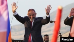 Nagorno-Karabakh -- Armenian Prime Minister Nikol Pashinian holds a rally in Stepanakert, August 5, 2019.