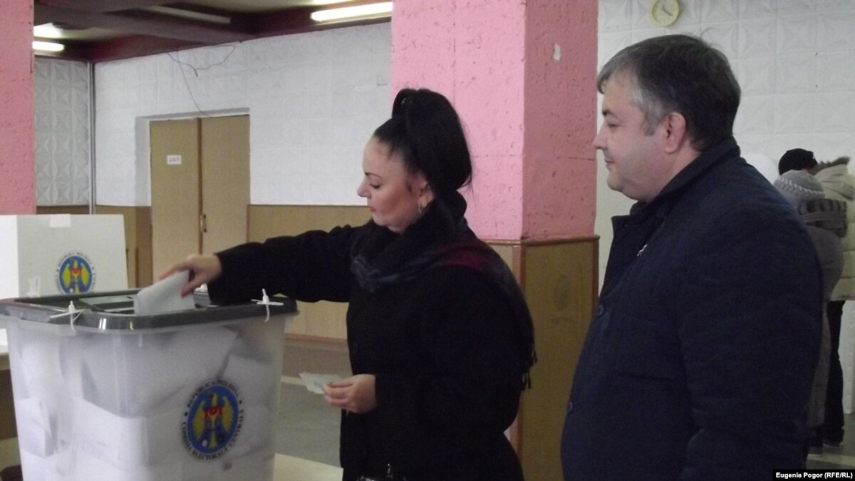 Pro-EU Parties Ahead In Moldovan Elections