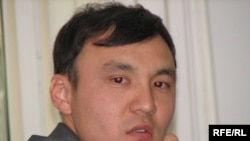 Нұрлан Әбуев, қоршаған ортаны қорғау министрлігінің бұрынғы басшылығына қатысты іс бойынша куәгер. Астана, 26 маусым 2009 ж.