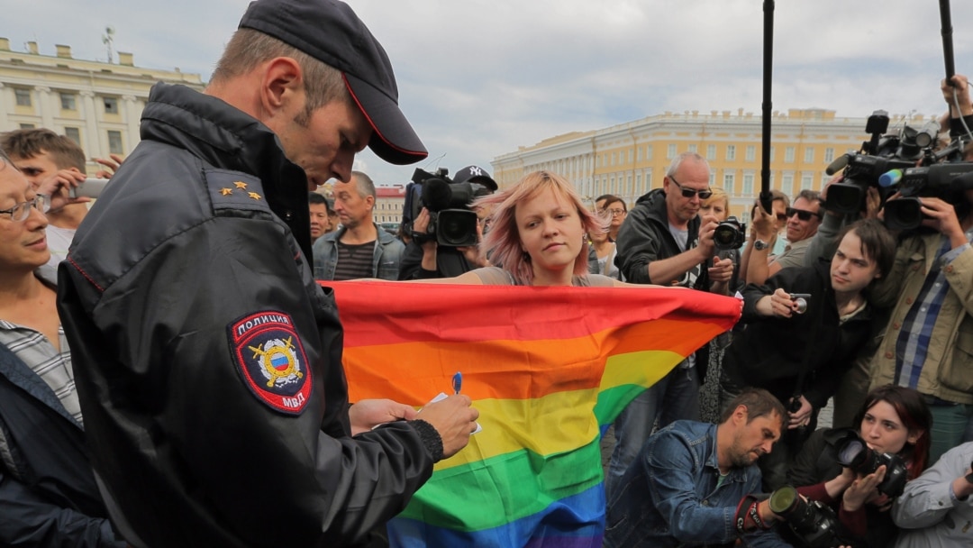 В России, Армении и Азербайджане права ЛГБТ защищают хуже всего в ...