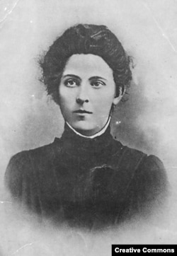 Мария Спиридонова, будущий лидер левых эсеров, в юные годы
