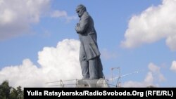 Таким був пам’ятник Шевченкові у Дніпропетровську на початку реконструкції в жовтні 2011 року