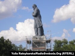 Пам’ятник Шевченку, липень 2011, Дніпропетровськ