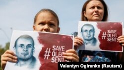 Акция в поддержку Олега Сенцова у посольства России в Киеве