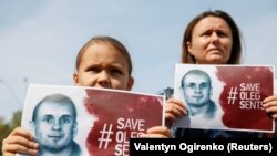 Акция в поддержку Олега Сенцова у посольства России в Киеве. Украина, 21 августа 2018 года.