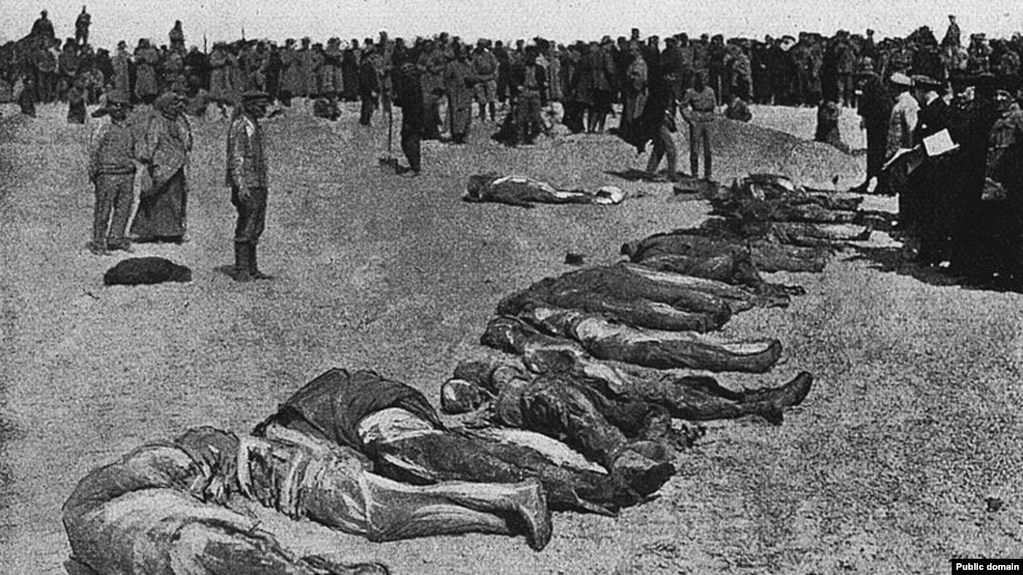 Viktimat e politikës së Terrorit të Kuq të bolshevikëve në rajonin e Krimesë të Detit të Zi më 1918.