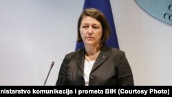 Svečanosti je, uz visoke zvaničnike te dve države, prisustvovala i evropska komesarka za mobilnost i transport, Violeta Bulc