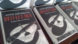 Книжка Енн Еплбом «Червоний голод: війна Cталіна з Україною»