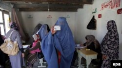 یک مرکز رای دهی در افغانستان