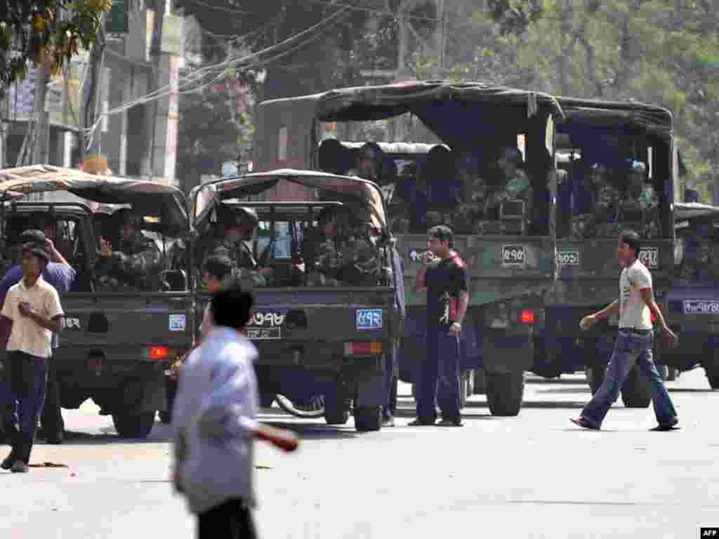 В столице Бангладеш Дакке взбунтовались военные. Есть погибшие и раненые 