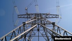 «У західних областях України через погіршення погодних умов та сильний вітер є пошкодження електромереж і, як наслідок, – аварійні відключення споживачів»