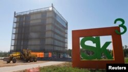 "Skolkovo hiperkocka" bio je centralni objekat Centra za inovacije "Skolkovo" u predgrađu Moskve, maj 2014.